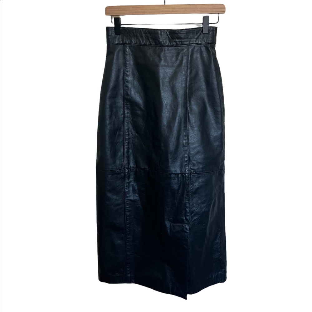COMINT leather skirt Argentina. Runs small size 2 in modern size